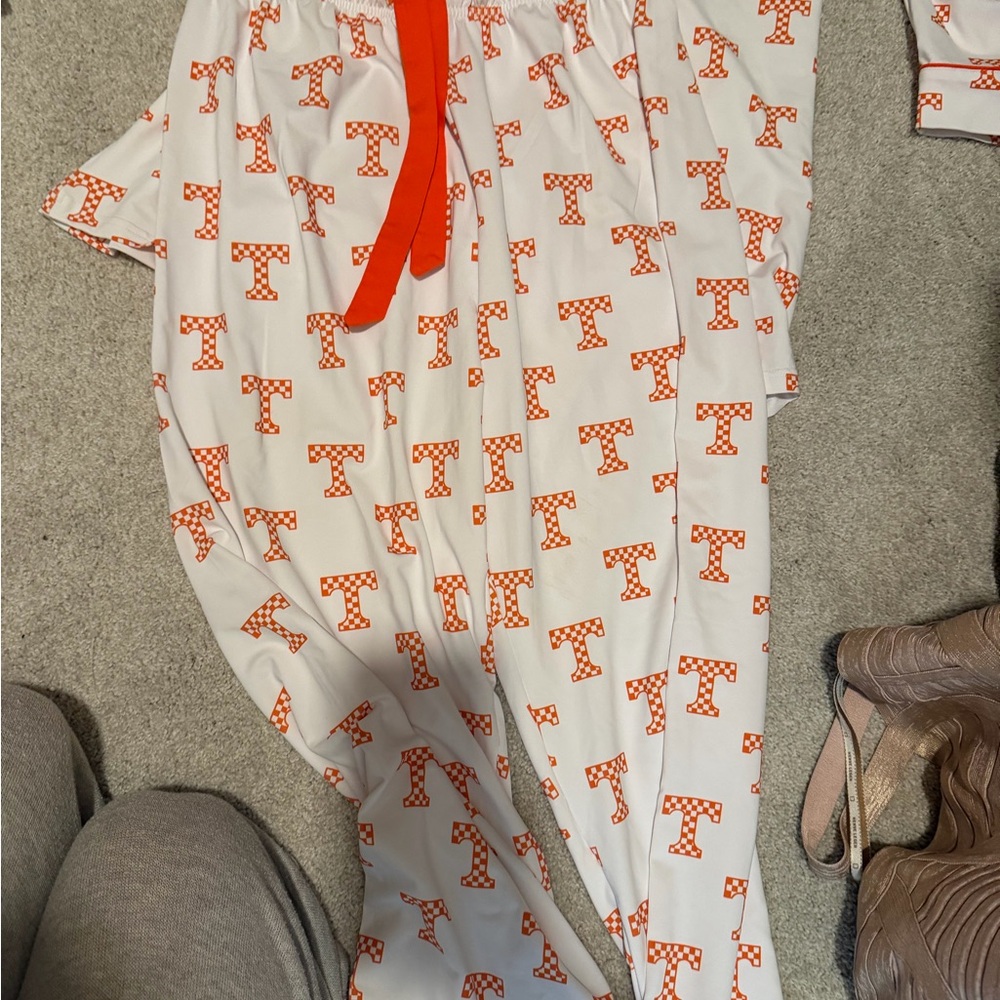 UTK Pajama Set - Picture 2 of 4